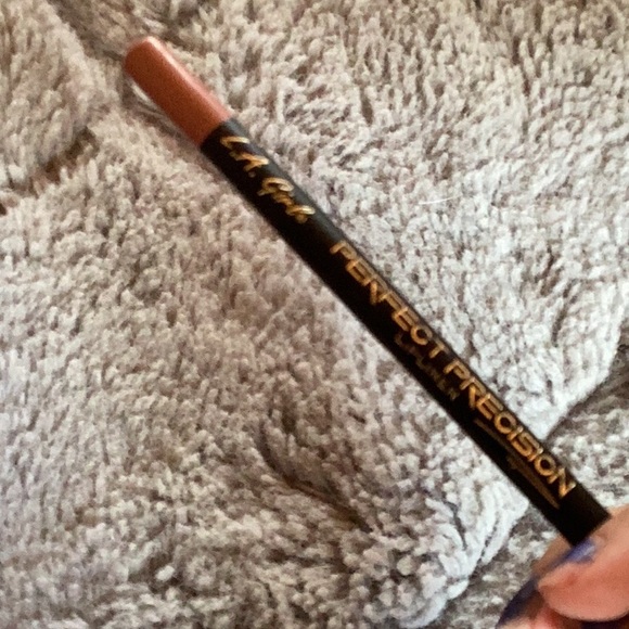 Nude lip liner - Picture 1 of 5